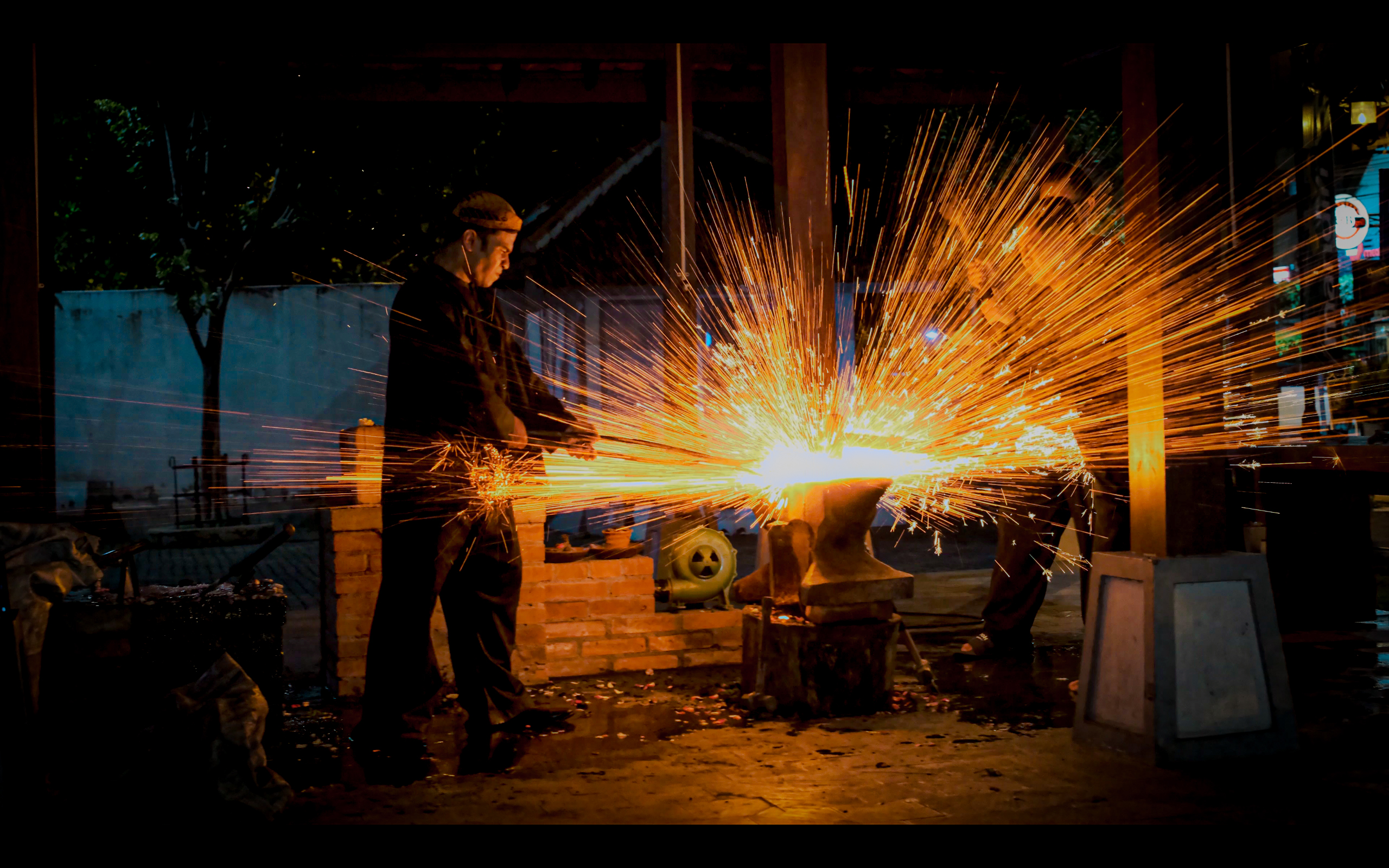 Penempa Keris Desa Wirun