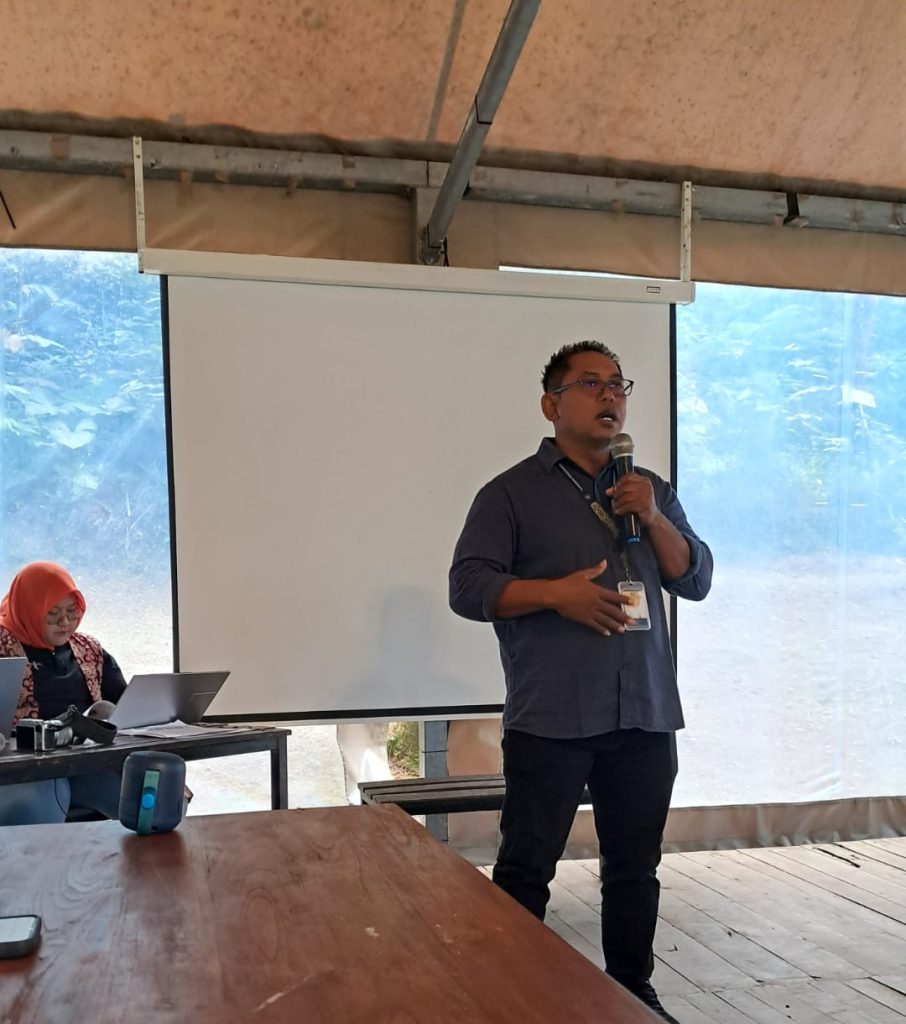 Direktur BPOB Yusuf Hartanto memberikan sambutan pembukaan pada Pelatihan Pemandu Wisata Menoreh di De Loano Glamping Purworejo.